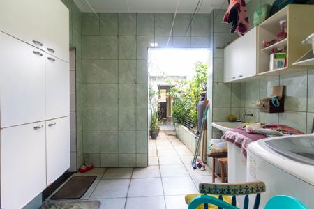 Casa à venda com 100m², 2 quartos e 2 vagas Casa à venda com 100m², 2 quartos e 2 vagasÁrea de Serviço e Quintal