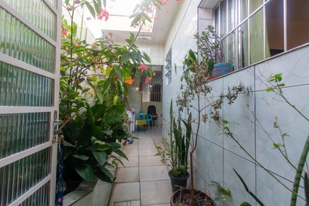 Casa à venda com 100m², 2 quartos e 2 vagas Casa à venda com 100m², 2 quartos e 2 vagasÁrea de Serviço e Quintal