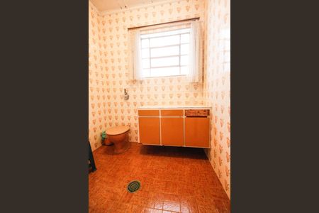 Casa à venda com 150m², 3 quartos e 2 vagas Casa à venda com 150m², 3 quartos e 2 vagasBanheiro 2