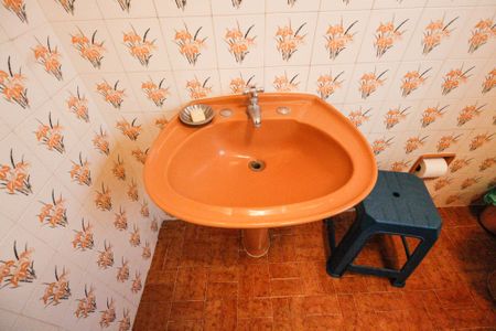 Casa à venda com 150m², 3 quartos e 2 vagas Casa à venda com 150m², 3 quartos e 2 vagasBanheiro 2