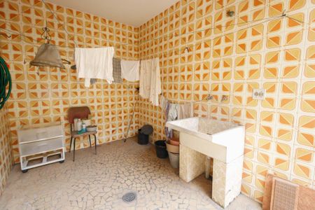 Casa à venda com 150m², 3 quartos e 2 vagas Casa à venda com 150m², 3 quartos e 2 vagasÁrea de serviço