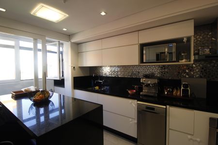 Apartamento à venda com 151m², 2 quartos e 2 vagasCozinha