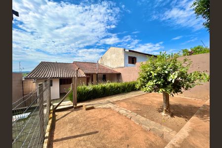 Casa à venda com 166m², 3 quartos e 2 vagasPátio