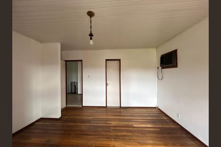 Casa à venda com 166m², 3 quartos e 2 vagasSuíte 2