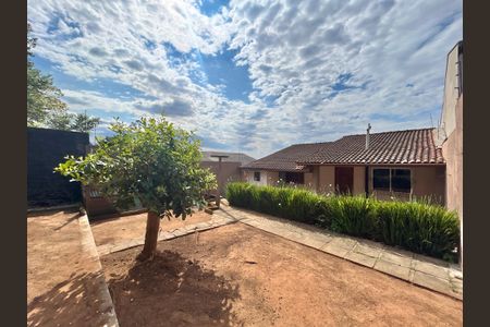 Casa à venda com 166m², 3 quartos e 2 vagasPátio