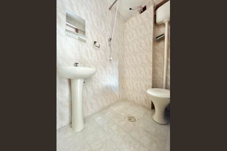 Casa à venda com 166m², 3 quartos e 2 vagasBanheiro 2