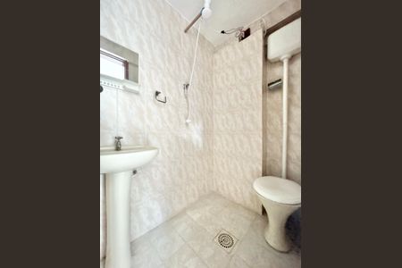 Casa à venda com 166m², 3 quartos e 2 vagasBanheiro 2