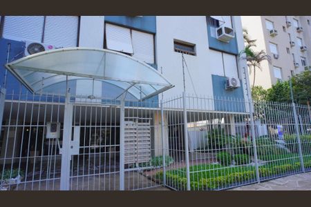 Apartamento à venda com 105m², 4 quartos e 1 vaga Apartamento à venda com 105m², 4 quartos e 1 vagaFachada e placa