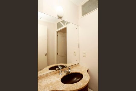 Apartamento à venda com 105m², 4 quartos e 1 vagaBanheiro Social