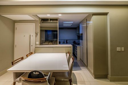 Sala de apartamento para alugar com 3 quartos, 153m² em Funcionários, Belo Horizonte
