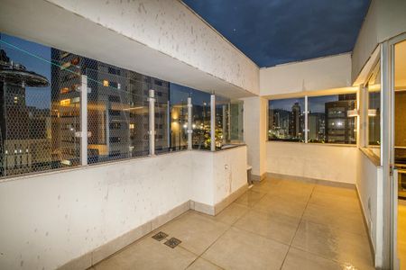 Apartamento para alugar com 153m², 3 quartos e 2 vagas Apartamento para alugar com 153m², 3 quartos e 2 vagasCobertura