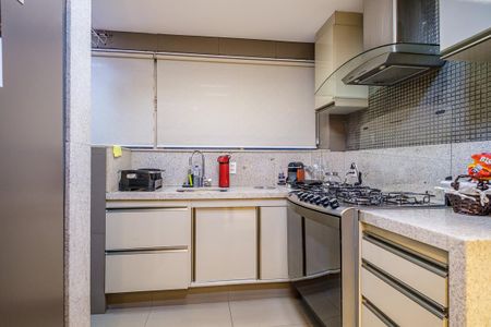 Apartamento para alugar com 153m², 3 quartos e 2 vagas Apartamento para alugar com 153m², 3 quartos e 2 vagasCozinha