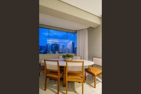 Apartamento para alugar com 153m², 3 quartos e 2 vagas Apartamento para alugar com 153m², 3 quartos e 2 vagasSala