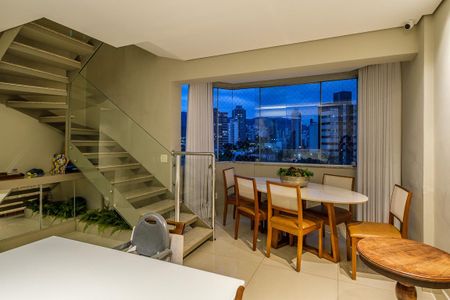 Sala de apartamento para alugar com 3 quartos, 153m² em Funcionários, Belo Horizonte