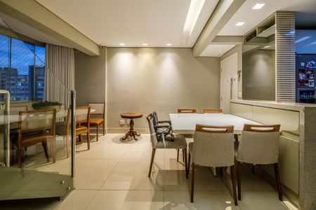 Apartamento para alugar com 153m², 3 quartos e 2 vagas Apartamento para alugar com 153m², 3 quartos e 2 vagasSala