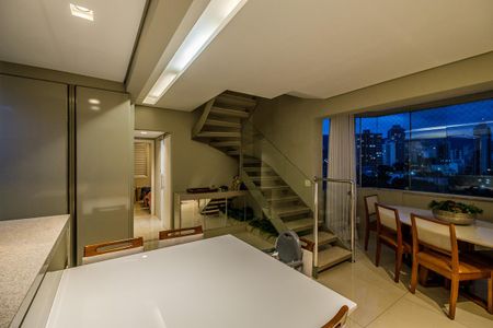 Apartamento para alugar com 153m², 3 quartos e 2 vagas Apartamento para alugar com 153m², 3 quartos e 2 vagasSala