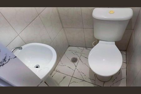 Banheiro de casa para alugar com 1 quarto, 20m² em Vila Capela, São Paulo