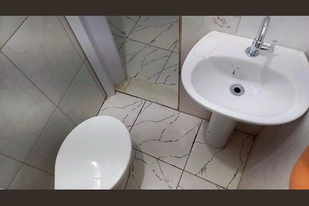 Banheiro de casa para alugar com 1 quarto, 20m² em Vila Capela, São Paulo