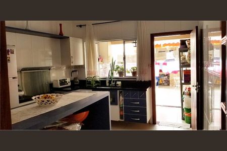 Casa à venda com 3 quartos, 132m² em Parque Sao Domingos, São Paulo