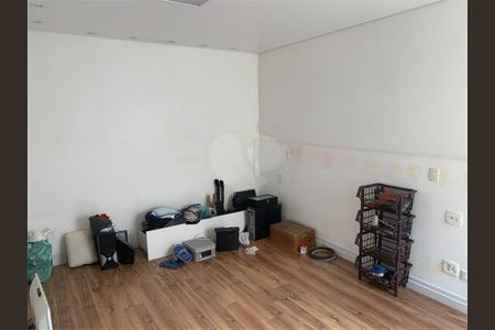 Casa à venda com 4 quartos, 220m² em Vila Monumento, São Paulo