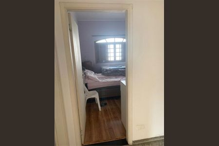 Casa à venda com 4 quartos, 220m² em Vila Monumento, São Paulo