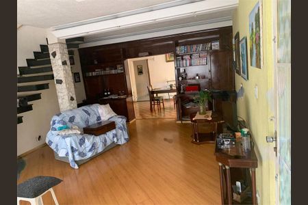 Casa à venda com 4 quartos, 220m² em Vila Monumento, São Paulo