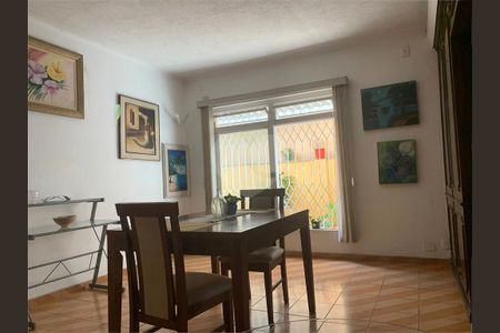 Casa à venda com 4 quartos, 220m² em Vila Monumento, São Paulo