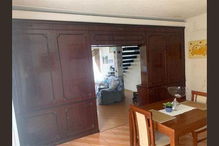 Casa à venda com 4 quartos, 220m² em Vila Monumento, São Paulo