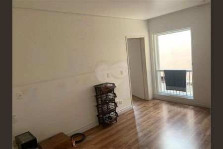 Casa à venda com 4 quartos, 220m² em Vila Monumento, São Paulo