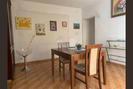 Casa à venda com 4 quartos, 220m² em Vila Monumento, São Paulo