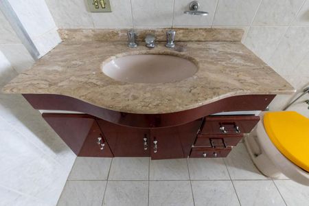 Apartamento para alugar com 108m², 2 quartos e sem vagaBanheiro