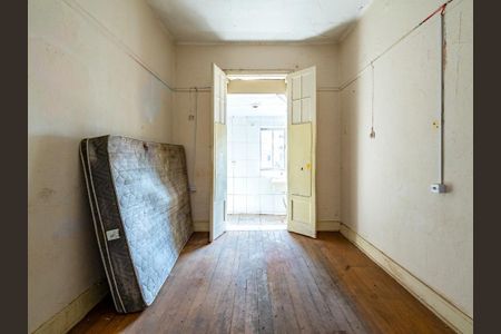 Casa à venda com 3 quartos, 200m² em Cambuci, São Paulo