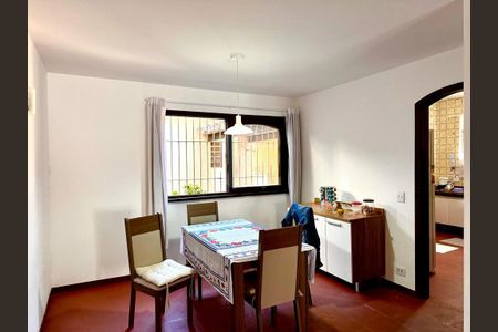 Casa à venda com 3 quartos, 290m² em Jardim Santa Cruz, São Paulo