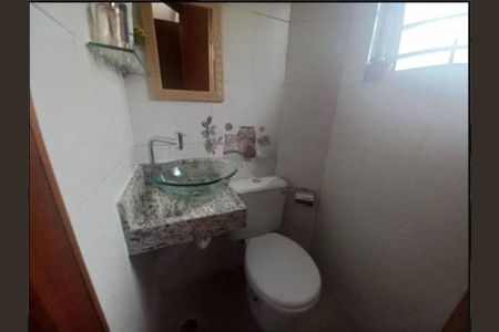 Casa à venda com 84m², 2 quartos e 1 vaga