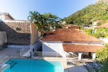 Casa à venda com 720m², 6 quartos e 4 vagas Casa à venda com 720m², 6 quartos e 4 vagasVista do Quarto 5