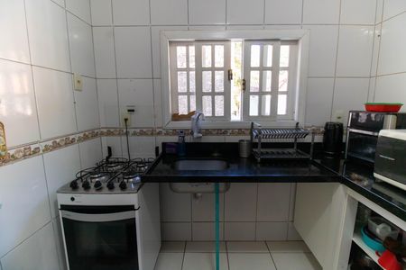 Casa à venda com 720m², 6 quartos e 4 vagas Casa à venda com 720m², 6 quartos e 4 vagasCozinha