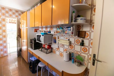 Casa à venda com 720m², 6 quartos e 4 vagas Casa à venda com 720m², 6 quartos e 4 vagasCozinha
