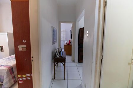 Casa à venda com 720m², 6 quartos e 4 vagas Casa à venda com 720m², 6 quartos e 4 vagasCorredor
