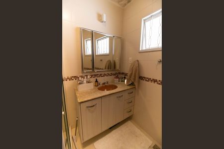 Casa à venda com 720m², 6 quartos e 4 vagas Casa à venda com 720m², 6 quartos e 4 vagasBanheiro da Suíte