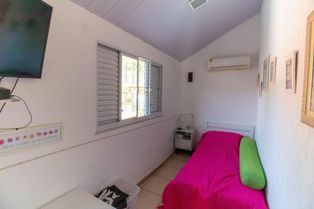 Casa à venda com 720m², 6 quartos e 4 vagas Casa à venda com 720m², 6 quartos e 4 vagasQuarto 5