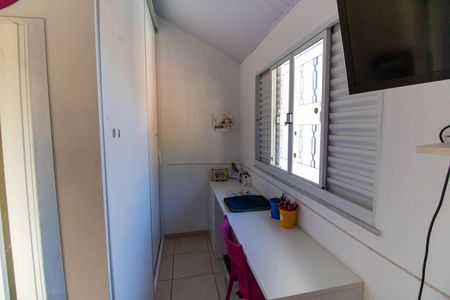 Casa à venda com 720m², 6 quartos e 4 vagas Casa à venda com 720m², 6 quartos e 4 vagasQuarto 5
