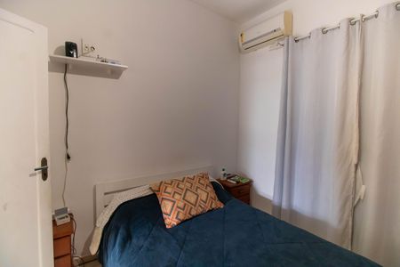 Casa à venda com 720m², 6 quartos e 4 vagas Casa à venda com 720m², 6 quartos e 4 vagasQuarto 4