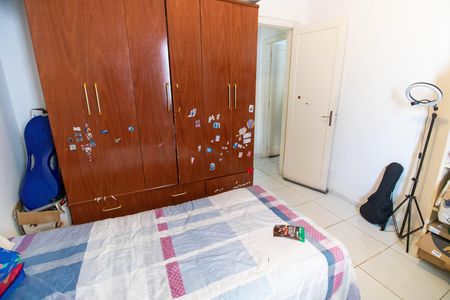 Casa à venda com 720m², 6 quartos e 4 vagas Casa à venda com 720m², 6 quartos e 4 vagasQuarto 2