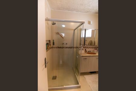 Casa à venda com 720m², 6 quartos e 4 vagas Casa à venda com 720m², 6 quartos e 4 vagasBanheiro da Suíte