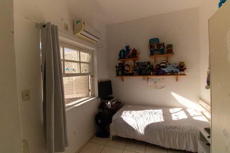Casa à venda com 720m², 6 quartos e 4 vagas Casa à venda com 720m², 6 quartos e 4 vagasQuarto 3
