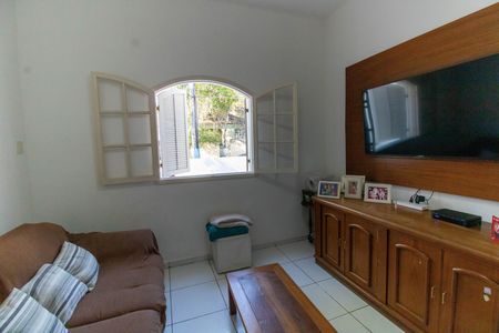 Casa à venda com 720m², 6 quartos e 4 vagas Casa à venda com 720m², 6 quartos e 4 vagasQuarto1