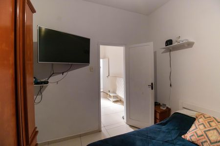 Casa à venda com 720m², 6 quartos e 4 vagas Casa à venda com 720m², 6 quartos e 4 vagasQuarto 4