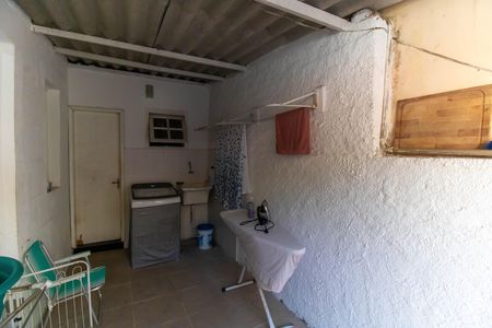 Casa à venda com 720m², 6 quartos e 4 vagas Casa à venda com 720m², 6 quartos e 4 vagasÁrea de Serviço