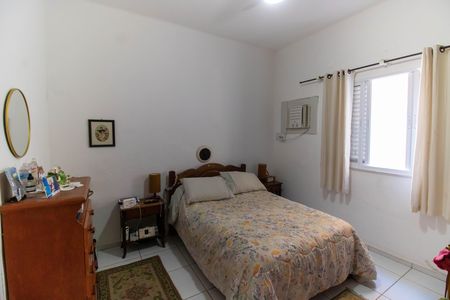 Casa à venda com 720m², 6 quartos e 4 vagas Casa à venda com 720m², 6 quartos e 4 vagasSuíte