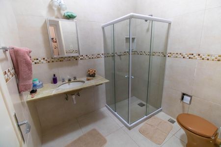 Casa à venda com 720m², 6 quartos e 4 vagas Casa à venda com 720m², 6 quartos e 4 vagasBanheiro Social